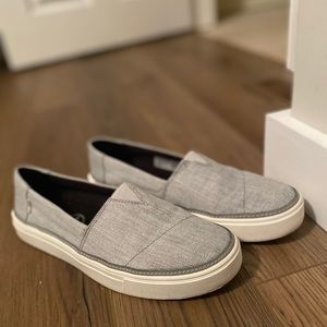 TOMS Slip on shoes